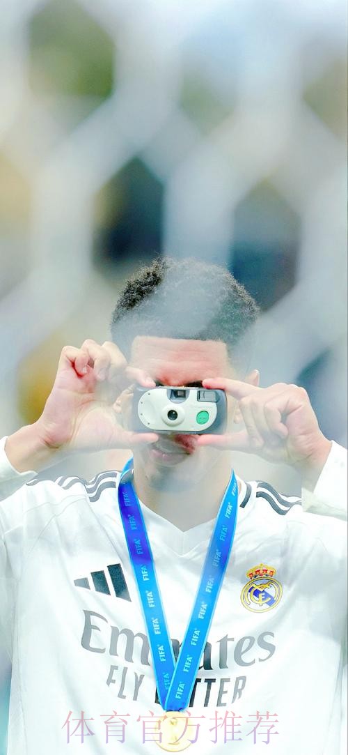 官方:皇马球星贝林厄姆、凯塞多包揽男女足金童奖